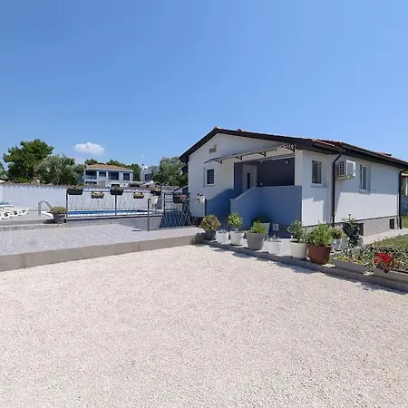 House Marinella Ferienhaus *