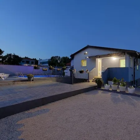 Nyaraló House Marinella *